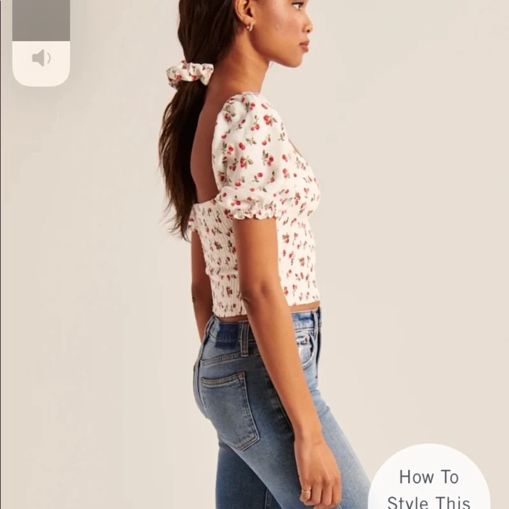 Abercrombie & Fitch White Crop Top with Red Floral Print - Picture 1 of 6